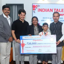 Kotur Sir Distributing Prize